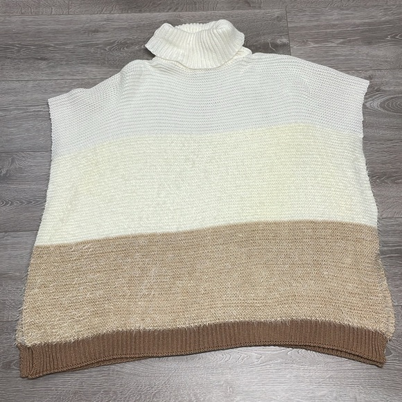 Apt. 9 Turtleneck Open Side Poncho Cream Tan Beige One Size Fits Most - Picture 12 of 12